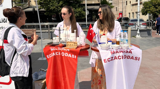 Eczacılar mesleklerini tanıttı