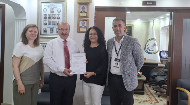  Emlak danışmanları belgelerini aldı