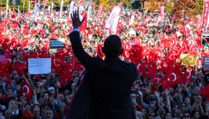 Esenlerde yer yerinden oynadı:CHP lideri yüzbinlere seslendi