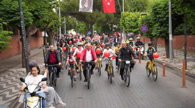 Gençlerle birlikte pedal çevirdiler