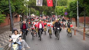 Gençlerle birlikte pedal çevirdiler