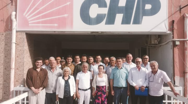 Gördes'de toplantıya katılan başkan Özalper''biz kocaman bir aileyiz''