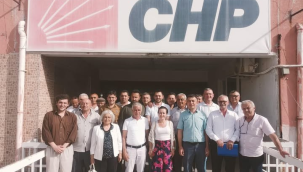 Gördes'de toplantıya katılan başkan Özalper''biz kocaman bir aileyiz''