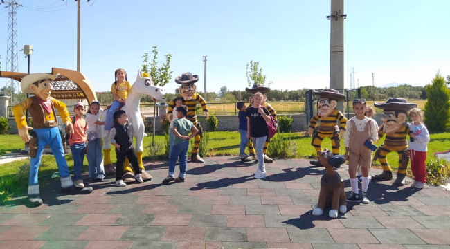Kırkağaç'lı çocuklar Kınık çocuk köyü'nde doyasıya eğlendi