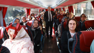 Manisa'lı kadınlar İzmir'i tanıma kültür turuna katıldı