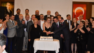 Meslekte 25-40 ve 50 yılını tamamlayan eczacılar plaketlerini aldı