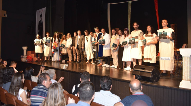 ''Midas'ın kulakları''Salihli'de tiyatroseverlerle buluştu