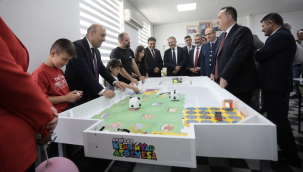  Öğrenciler kendin yap atölyesinde hem öğreniyorlar hem üretiyorlar