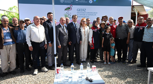 Salihli'de çitfçilere damla sulama eğitimi