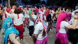 Şalvarı giyen oyun alanına koştu