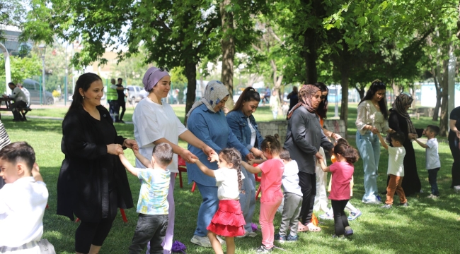 Turgutlu'da "anneler günü ve bahar şenliği"