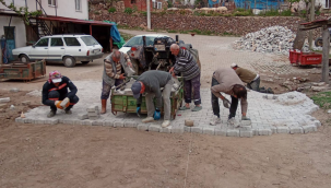 Yol yapımında"taş bizden,döşemesi sizden"kampanyası büyük ilgi gördü