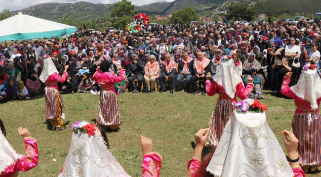 Yörük festivalinde vatandaşlar eğlenceye doydu