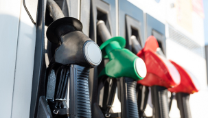 Akaryakıta  zam sağnagı sürüyor.