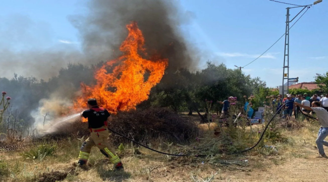 Akhisar yangını sürüyor:4 yerleşim yeri boşaltıldı
