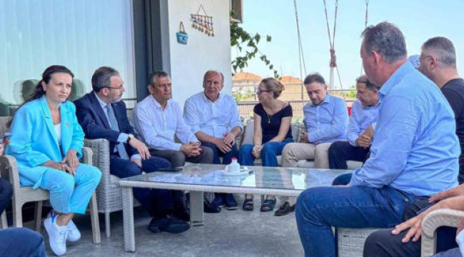 Bakan Kasapoğlu'ndan merhum başkan Zeyrek'in ailesine taziye ziyareti