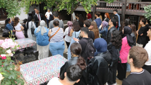 Başkan Dönmez öğrencilere rehberlik etti