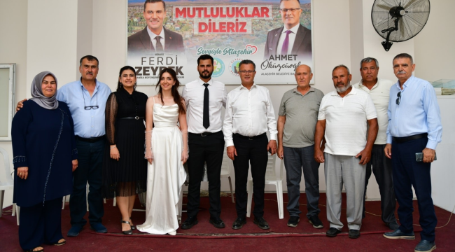 Başkan Öküzcüoğlu Alaşehir'i adım adım gezerek vatandaşların yanında oluyor