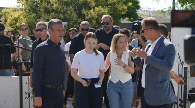 Birlikte yürüdüler