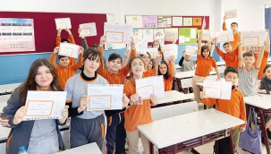 Bugün okullarda karne günü