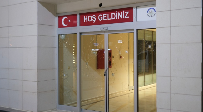 CHP'Lİ belediyeye taşlı saldırı