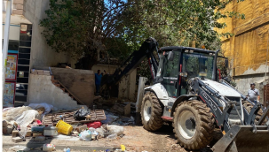 Evden 13 kamyon çöp çıktı