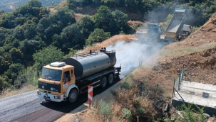 Manisa'da yol çalışmaları hız kesmeden sürüyor