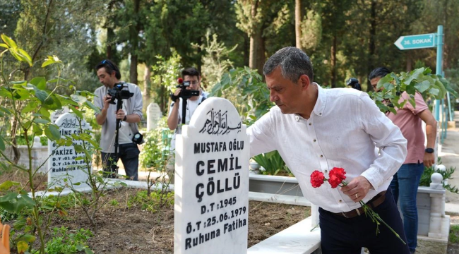 Özgür Özel MHP'li Çöllü'nünde kabrini ziyaret etti