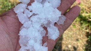 Sarıgöl'de etkili olan dolu ve fırtına korkuttu