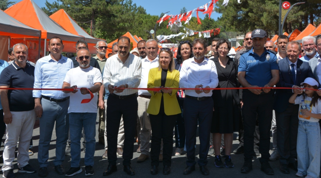 Mezuniyet şenlikleri stantların açılışıyla başladı 