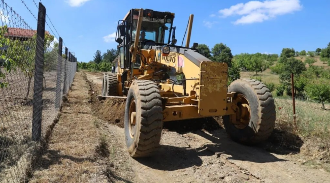Turgutlu'da 34 kırsal mahallenin bozuk arazi yolları yeniden düzenlendi