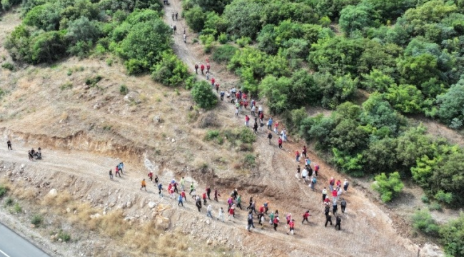 Üç belediyenin ortaklaşa düzenlediği doğa yürüyüşü renkli görüntülere sahne oldu