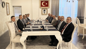 Vali Özkan görev yerleri değişenlere başarılar diledi