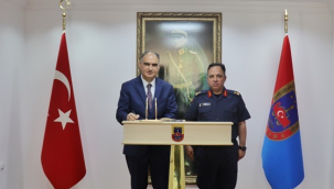 Vali Özkan il Jandarma komutanlığını ziyaret etti