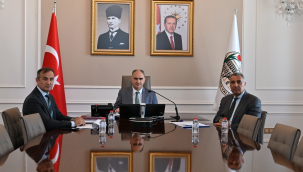 Vali Özkan kaymakamlarla video konferans toplantısı yaptı