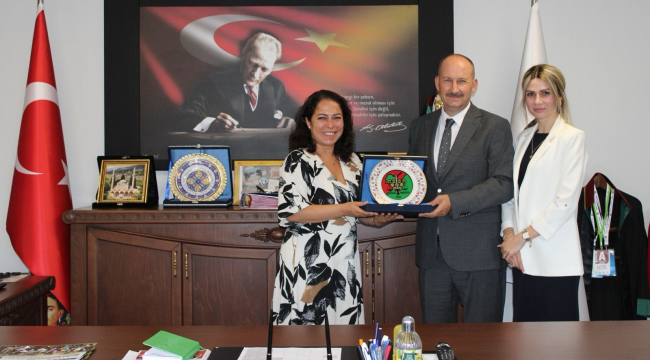 Yunusemre Kaymakamı Kantay,baro başkanı Yeşil'i ziyaret etti