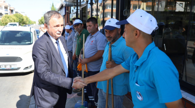 Başkan Balaban,"Yunusemre'de yaşam temiz ve güzel olacak"