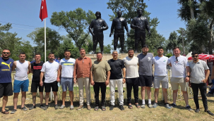 Başkan Dönmez Kırpınar'da yarışan Kula'lı güreşcilei yalnız bırakmadı