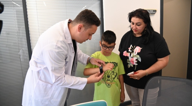 ''Ben Buradayım" projesi kapsamında akıllı takip bilekliklerin dağıtımı sürüyor