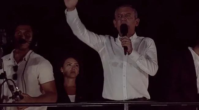 CHP Lideri Kartal'da muteşem kalabalığa seslendi:Ne gençler ne emekliler ne asgari ücretliler mutlu