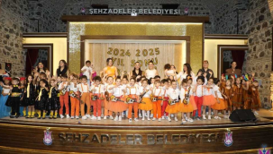 Çocuklar dans gösterileriyle izleyenlere unutulmaz anlar yaşattı