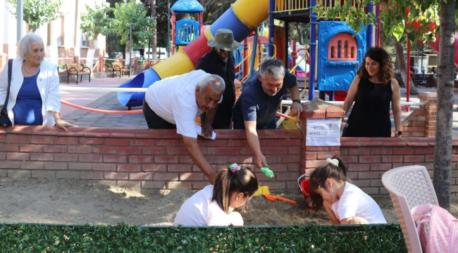 Çocuklar için kum havuzu