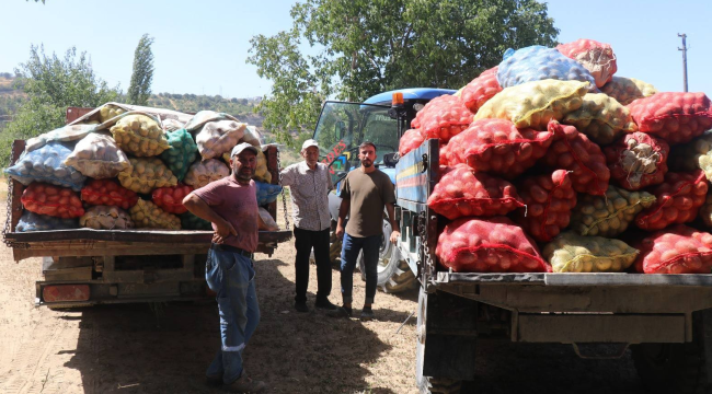 Gördes'te çiftçinin yardımına hükümet değil belediye koştu