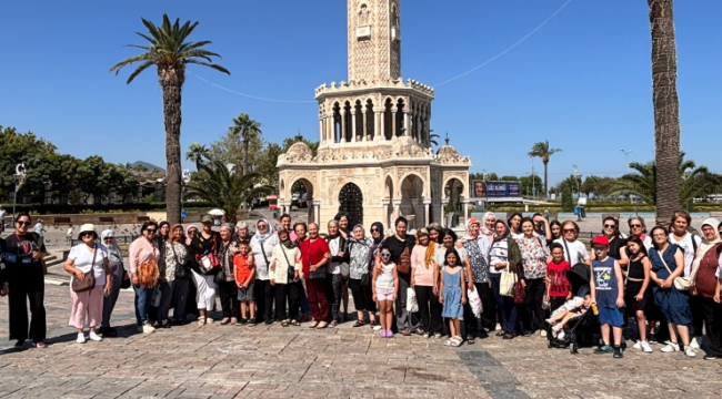 Gülbahçeli kadınlar İzmir'i gezdi