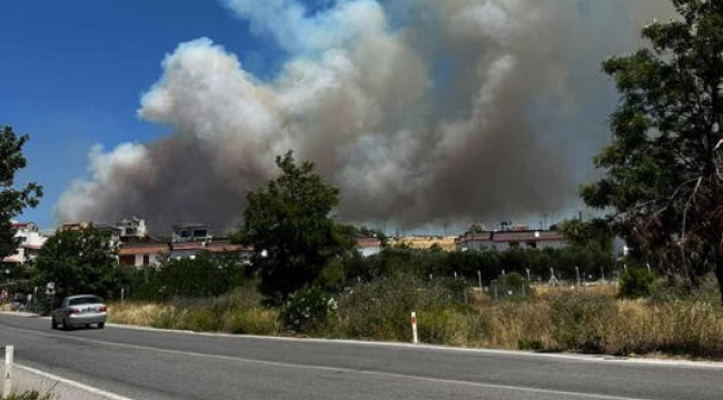İzmir-Çeşme kara yolu güvenlik nedeniyle ulaşıma kapatıldı