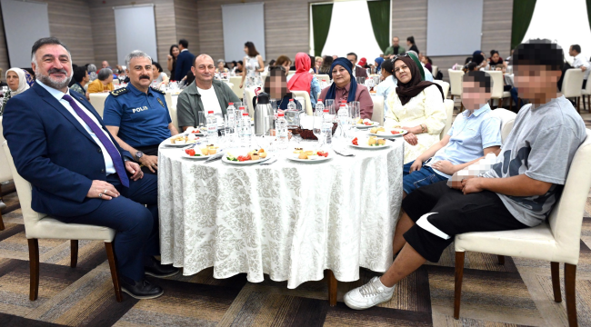 Müdür Aktaş bir yürek,bir yuva,bir gelecek kahvaltısına katıldı