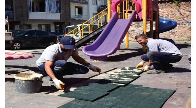 Oyun parklarında darbelere karşı koruyucu kauçuk zemin kaplama