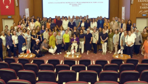 Vali Özkan gönül elçileri ile koruyucu aile farkındalık toplantısına katıldı