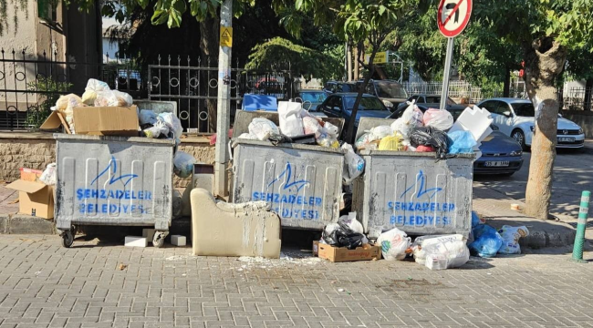 Vatandaş belediyeden hizmet bekler