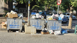 Vatandaş belediyeden hizmet bekler